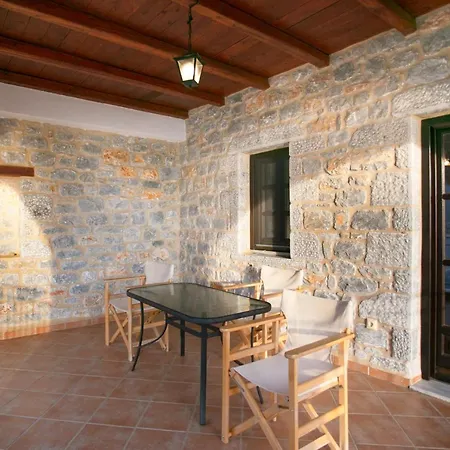 Traditional Apartments Plagiaki Néon Oítilon Extérieur photo