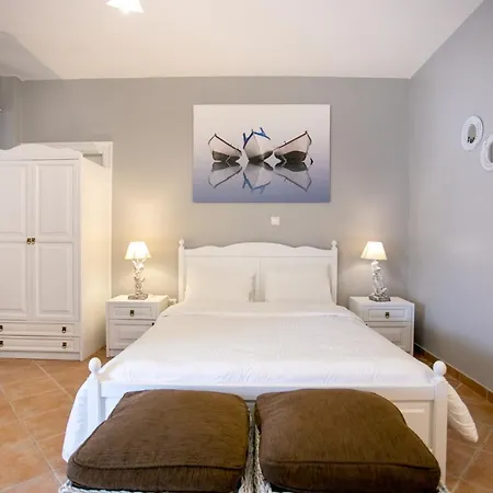 Traditional Apartments Plagiaki Néon Oítilon Extérieur photo