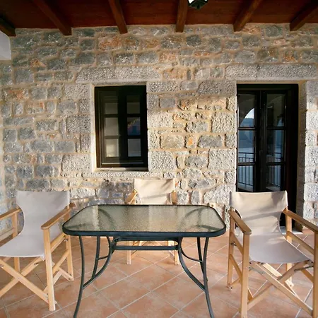 Traditional Apartments Plagiaki Néon Oítilon Extérieur photo