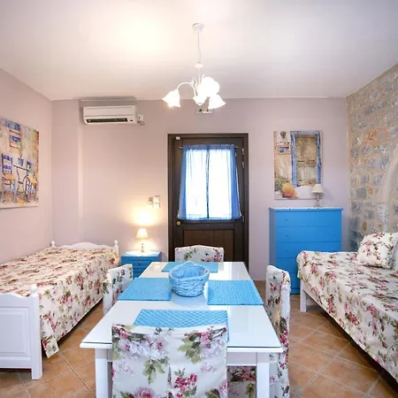 Traditional Apartments Plagiaki Néon Oítilon Extérieur photo