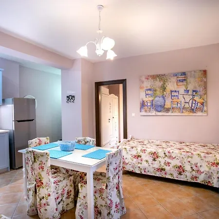 Traditional Apartments Plagiaki Néon Oítilon Extérieur photo