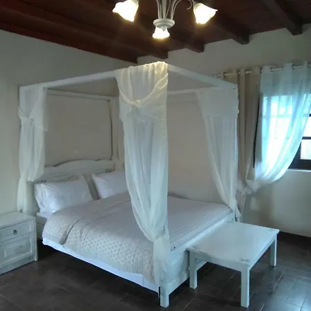 Traditional Apartments Plagiaki Néon Oítilon Extérieur photo