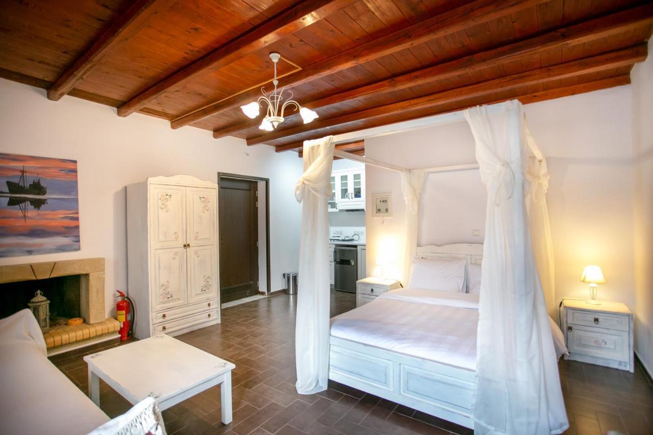 Apartmán Traditional Plagiaki Néon Oítilon