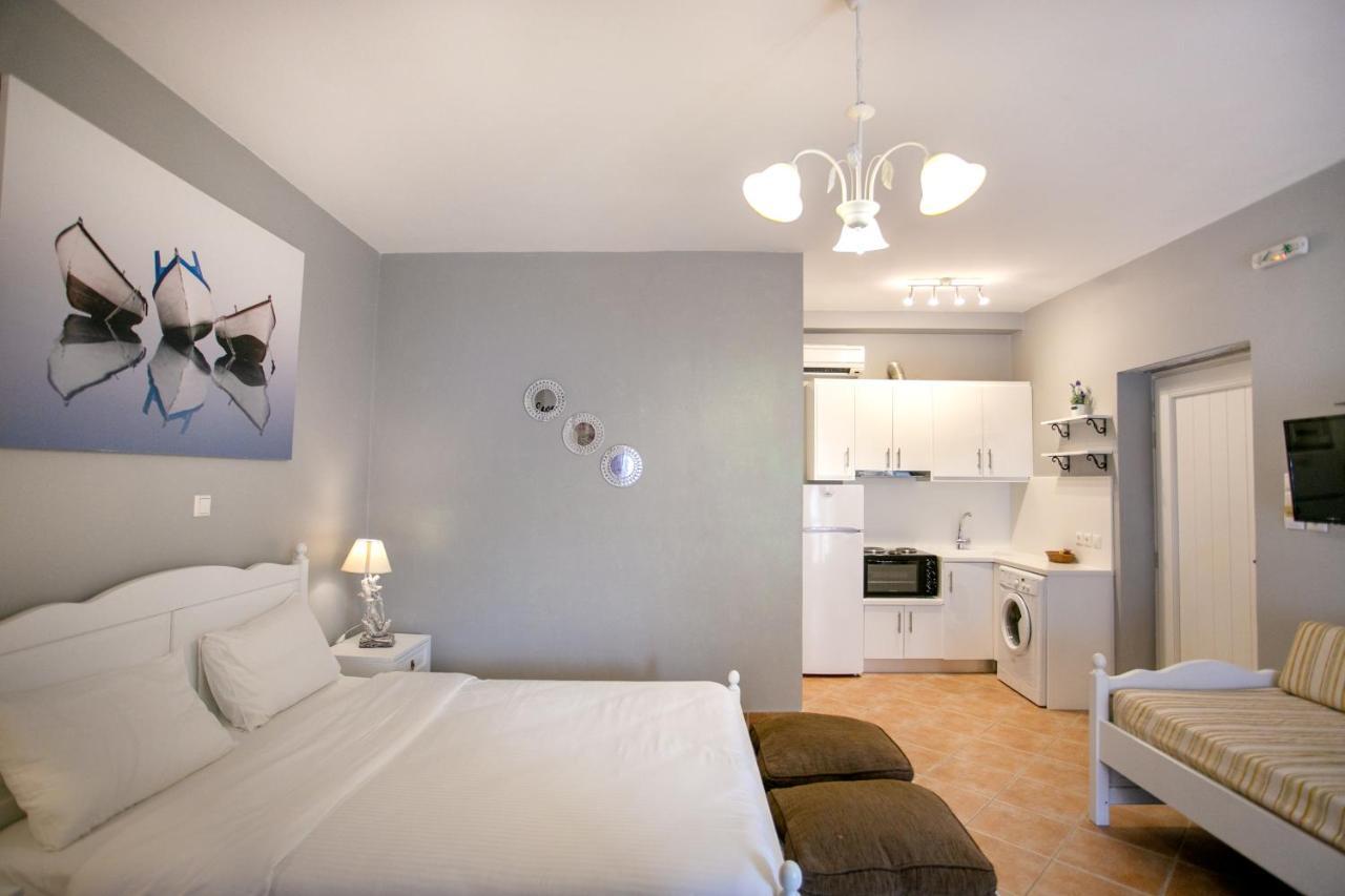 Appartement Traditional Plagiaki Néon Oítilon