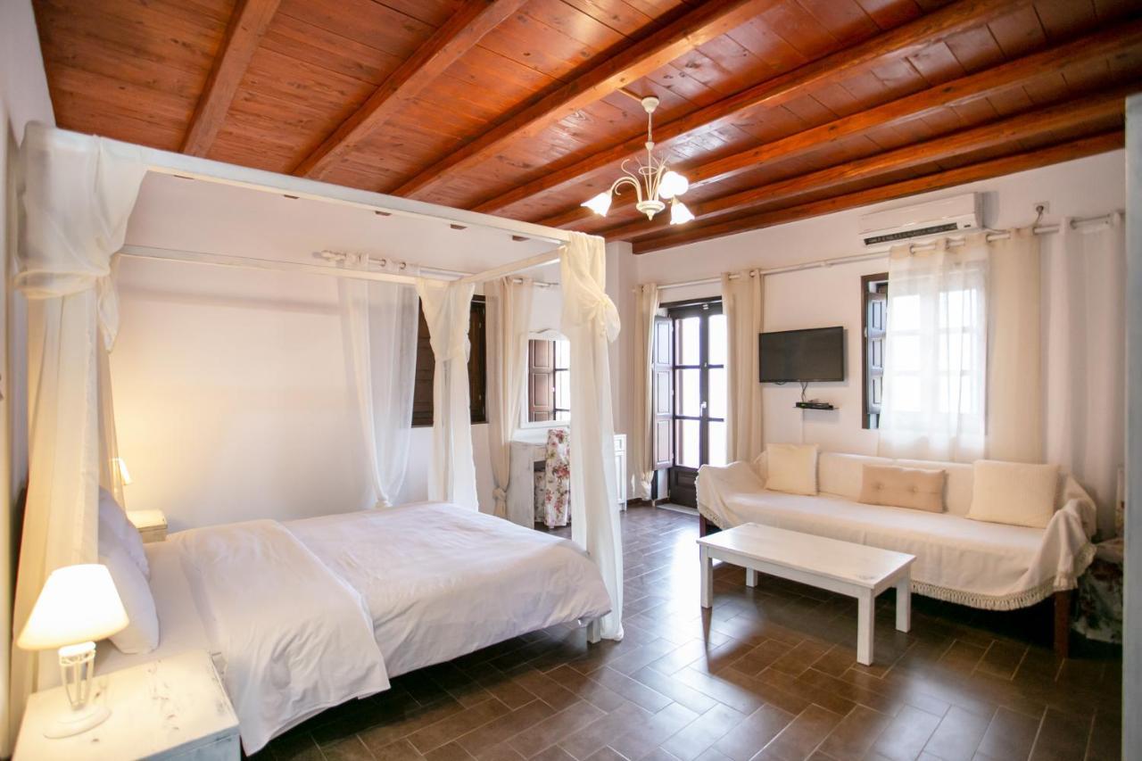 Traditional Plagiaki Appartement Néon Oítilon