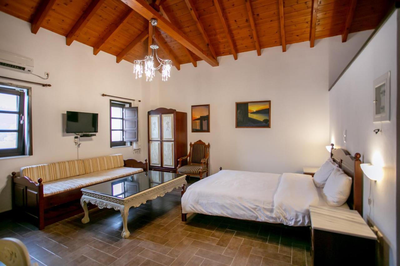 Traditional Plagiaki Appartement Néon Oítilon