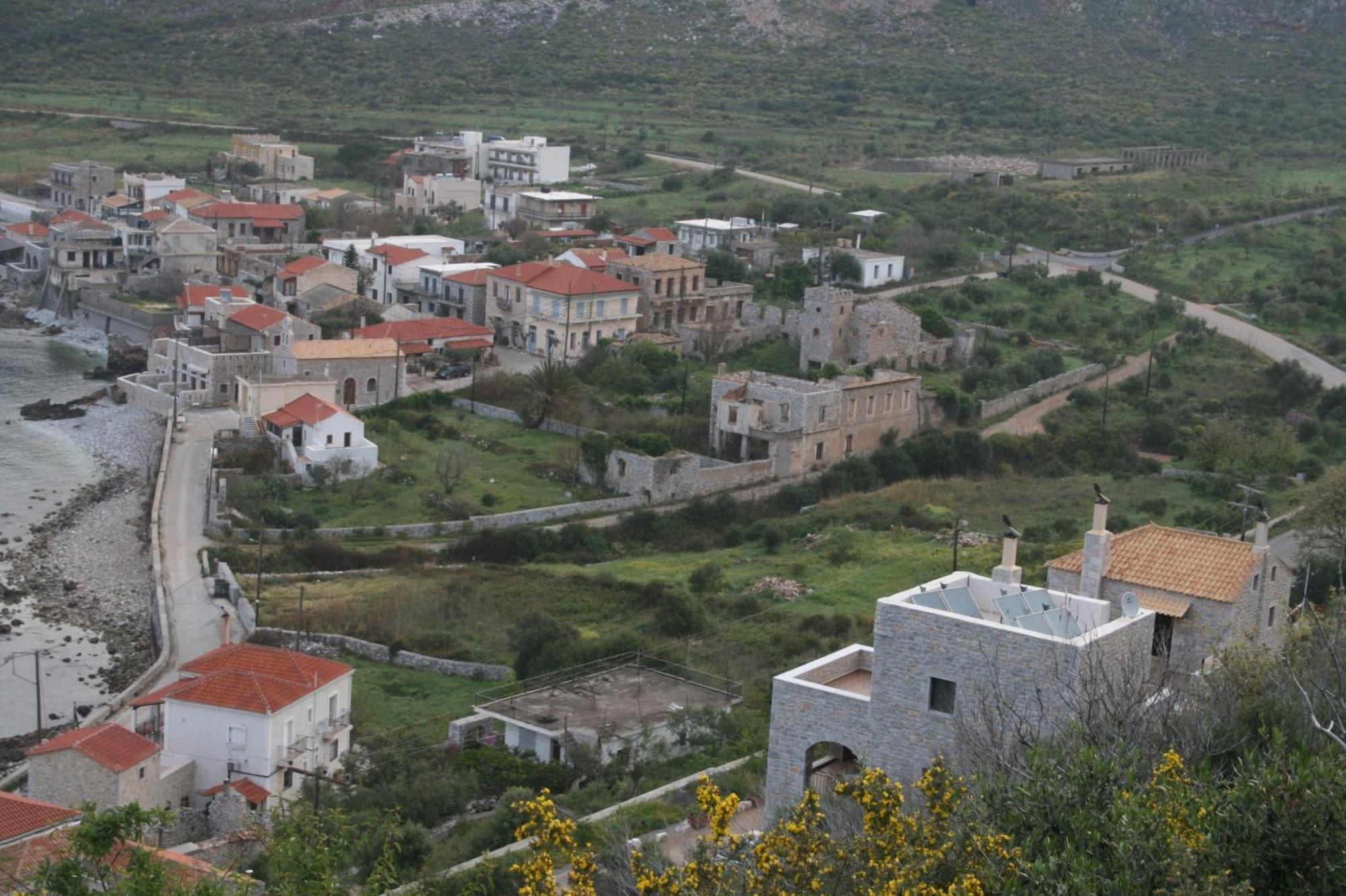 Traditional Plagiaki * Néon Oítilon